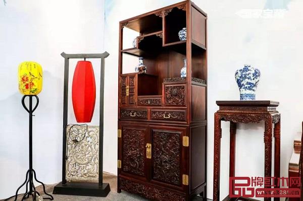 美聯(lián)紅木匠心之作