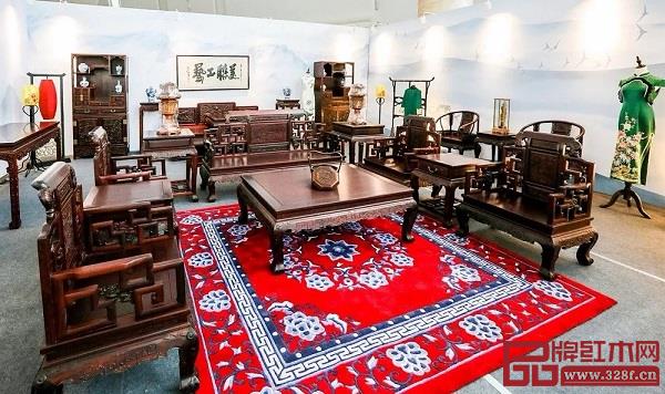 美聯(lián)紅木匠心之作