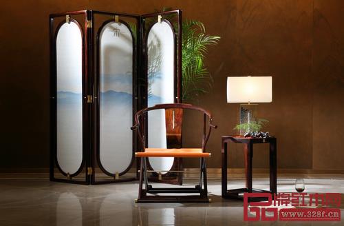 東成文宋交椅置于不同的空間中,扮演的不同角色 東成文宋交椅置于不同的空間中,扮演的不同角色