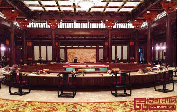 太和木作精品《紫檀皇宮圈椅》亮相APEC會場 太和木作精品《紫檀皇宮圈椅》亮相APEC會場