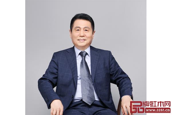 全聯(lián)藝術(shù)紅木家具專業(yè)委員會專家顧問、明清家具研究學(xué)者張輝
