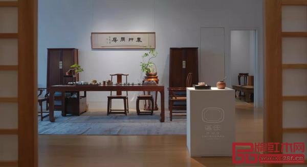 由佳士得主辦、區(qū)氏家具承辦的“汲古涵今:當(dāng)代書房藝術(shù)”私人洽購展覽現(xiàn)場 由佳士得主辦、區(qū)氏家具承辦的“汲古涵今:當(dāng)代書房藝術(shù)”私人洽購展覽現(xiàn)場