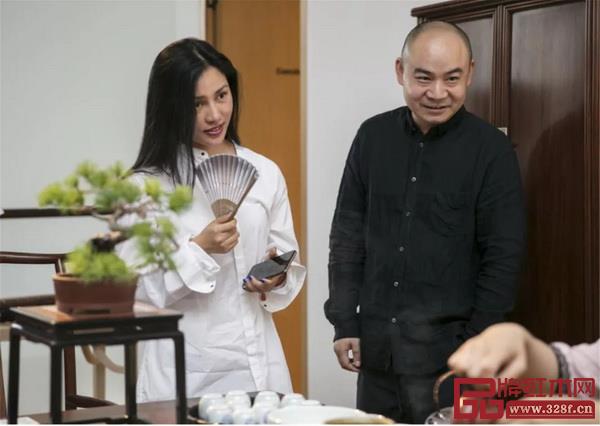 攝影師陳漫前來觀展 攝影師陳漫前來觀展