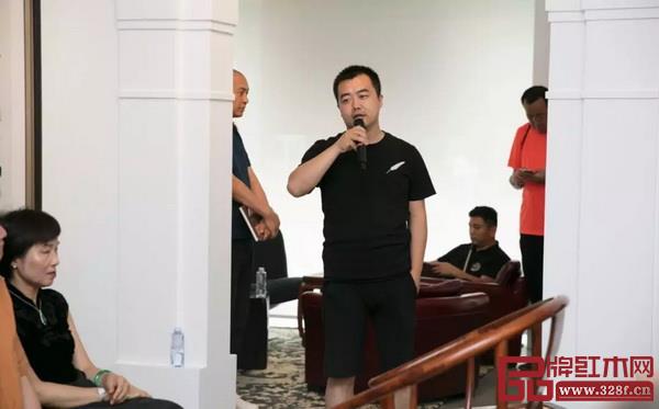 重量級觀眾互動:故宮出版社專家張志輝和嘉賓交流 重量級觀眾互動:故宮出版社專家張志輝和嘉賓交流