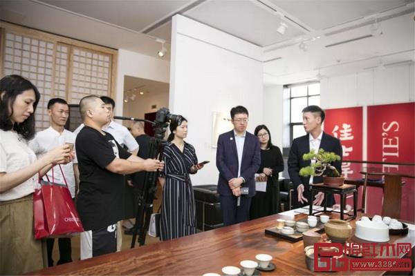 也聽聽總經(jīng)理區(qū)錦澤,講講那些蘊藏在經(jīng)典明式家具中的美和藝術(shù) 也聽聽總經(jīng)理區(qū)錦澤,講講那些蘊藏在經(jīng)典明式家具中的美和藝術(shù)