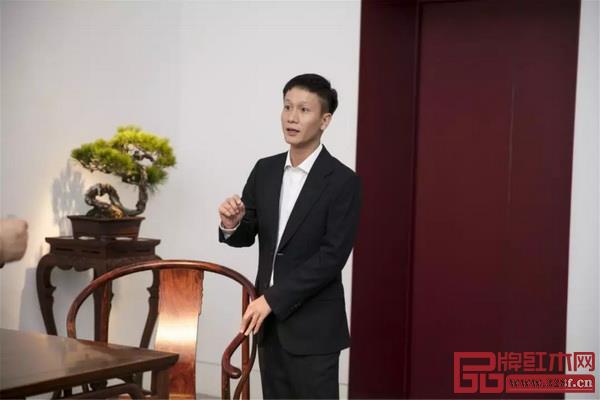 也聽聽總經(jīng)理區(qū)錦澤,講講那些蘊藏在經(jīng)典明式家具中的美和藝術(shù) 也聽聽總經(jīng)理區(qū)錦澤,講講那些蘊藏在經(jīng)典明式家具中的美和藝術(shù)