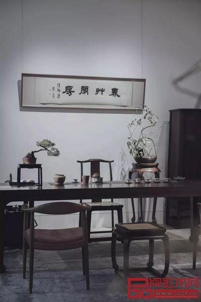 汲古涵今:區(qū)氏家具攜手佳士得呈現(xiàn)極致“當(dāng)代書(shū)房藝術(shù)”展 汲古涵今:區(qū)氏家具攜手佳士得呈現(xiàn)極致“當(dāng)代書(shū)房藝術(shù)”展