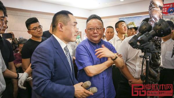 王剛老師點(diǎn)評(píng)活動(dòng)現(xiàn)場(chǎng)精品家具 王剛老師點(diǎn)評(píng)活動(dòng)現(xiàn)場(chǎng)精品家具