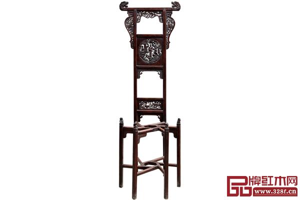 清早中期黃花梨魚化龍紋臉盆架,故宮博物院藏 清早中期黃花梨魚化龍紋臉盆架,故宮博物院藏