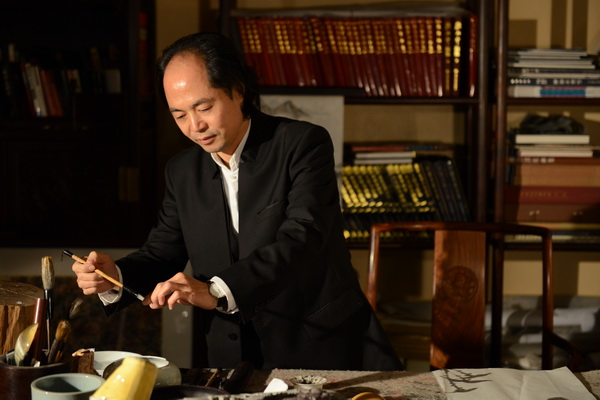 電影《匠心》上映：人物原型木雕大師吳騰飛，在一筆一刀中修行悟道