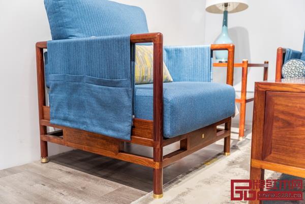 強(qiáng)大的收納功能是覺樸家具的一大特色 強(qiáng)大的收納功能是覺樸家具的一大特色