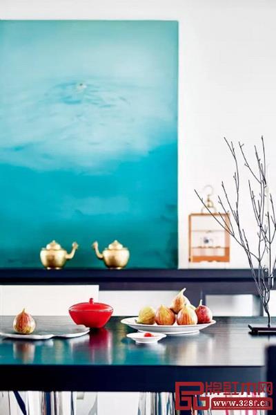 紅色作為家居空間的點(diǎn)綴色更加突出 紅色作為家居空間的點(diǎn)綴色更加突出