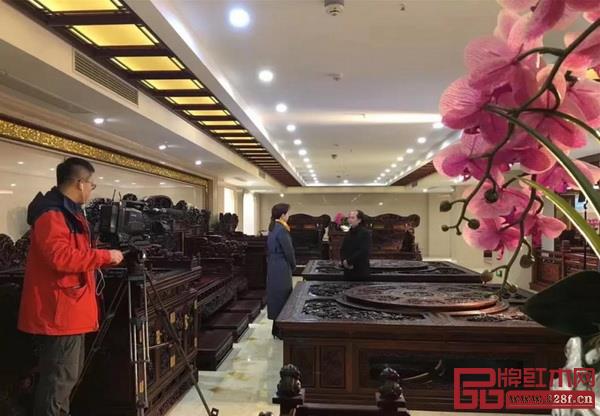 CCTV-1《記住鄉(xiāng)愁》節(jié)目組在大清翰林取景拍攝 CCTV-1《記住鄉(xiāng)愁》節(jié)目組在大清翰林取景拍攝