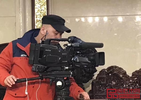 CCTV-1《記住鄉(xiāng)愁》節(jié)目組在大清翰林取景拍攝 CCTV-1《記住鄉(xiāng)愁》節(jié)目組在大清翰林取景拍攝