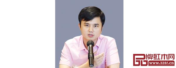 全聯(lián)藝術(shù)紅木家具專業(yè)委員會(huì)執(zhí)行會(huì)長(zhǎng)林偉華 全聯(lián)藝術(shù)紅木家具專業(yè)委員會(huì)執(zhí)行會(huì)長(zhǎng)林偉華