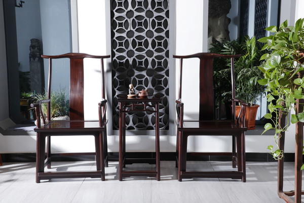 明尊古典采用多道古法技藝讓家具光彩照人 明尊古典采用多道古法技藝讓家具光彩照人