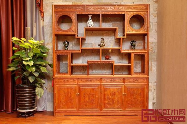 雅仕軒紅木博古架采用緬花而制，淡香怡人