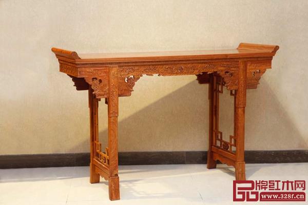 雅仕軒紅木：此款條案牙板為祥云形狀，簡約之中又具巧思