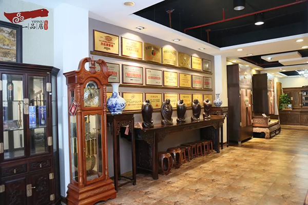 一品居：紅木家具“爸”氣十足