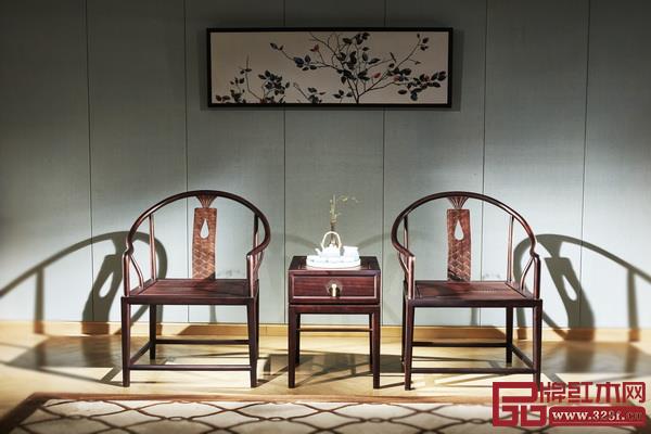 憶古軒·西廂房也在今年加推時尚簡約的“新東方”系列，展會上得到多家經(jīng)銷商加盟