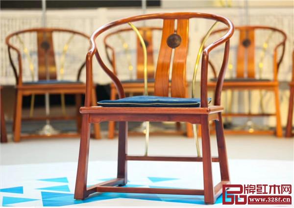 紫檀王“和平圈椅” 紫檀王“和平圈椅”