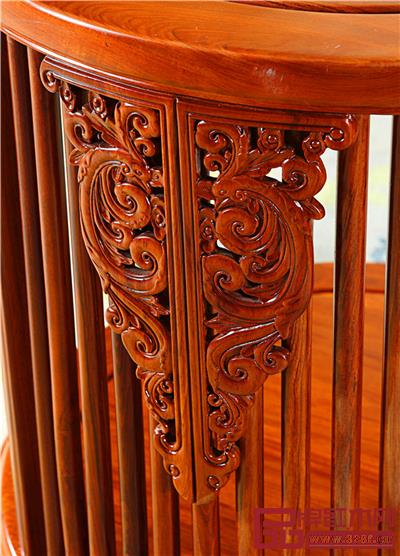 香山桃園巴花《岸芷汀蘭沙發(fā)》細(xì)節(jié)圖 香山桃園巴花《岸芷汀蘭沙發(fā)》細(xì)節(jié)圖