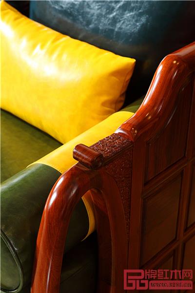 香山桃園巴花《岸芷汀蘭沙發(fā)》細(xì)節(jié)圖 香山桃園巴花《岸芷汀蘭沙發(fā)》細(xì)節(jié)圖