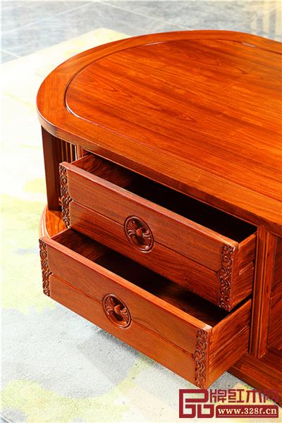 香山桃園巴花《岸芷汀蘭沙發(fā)》細(xì)節(jié)圖 香山桃園巴花《岸芷汀蘭沙發(fā)》細(xì)節(jié)圖