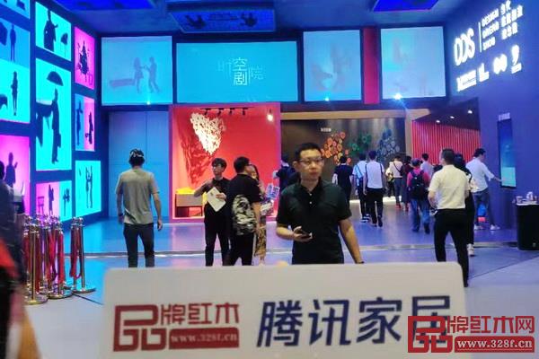 《品牌紅木》與騰訊家居紅木特派記者在上海家具展帶來報道 《品牌紅木》與騰訊家居紅木特派記者在上海家具展帶來報道