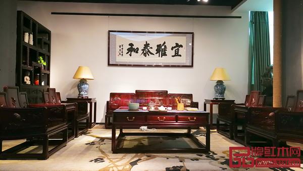 紫色在紅木家具中具有非常高貴和敬畏的地位 紫色在紅木家具中具有非常高貴和敬畏的地位