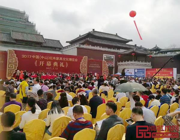 中山紅博會是全國最早舉辦的紅木家具展會之一,至今已與中山紅木家具產(chǎn)企業(yè)走過18年 中山紅博會是全國最早舉辦的紅木家具展會之一,至今已與中山紅木家具產(chǎn)企業(yè)走過18年