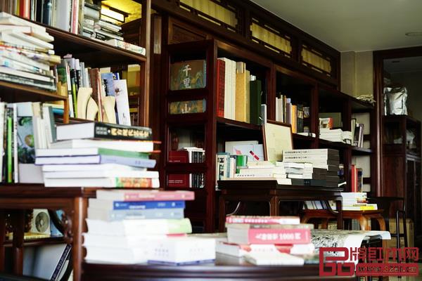 “雷弄山房”書齋 內觀局部 “雷弄山房”書齋 內觀局部