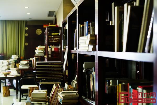 “雷弄山房”書齋 內觀局部 “雷弄山房”書齋 內觀局部