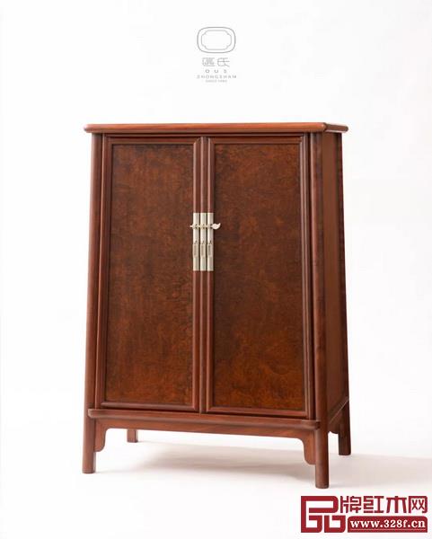     區(qū)勝春作品：圓角柜一對(duì)，lot280