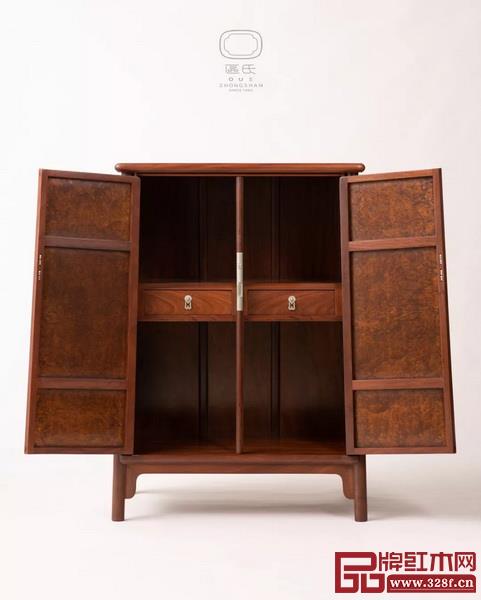     區(qū)勝春作品：圓角柜一對(duì)，lot280