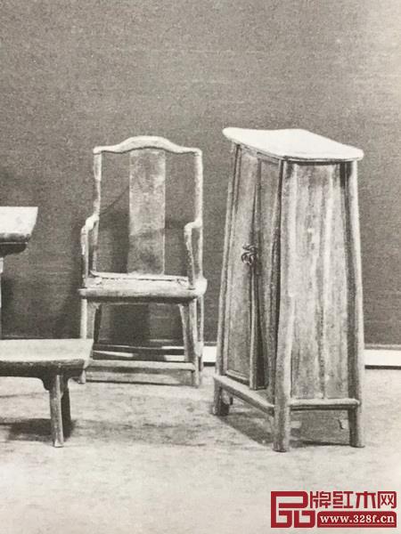 圖14明潘允徵墓葬中出土的一對圓角柜明器 圖14明潘允徵墓葬中出土的一對圓角柜明器