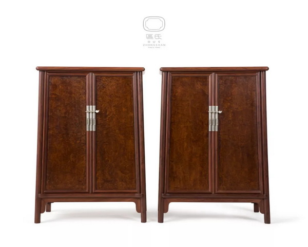  拍品編號：280區(qū)勝春（中國，1959年生）  圓角柜一對  鐵梨木嵌癭木  69×42×99厘米  2019年作  成交價：114000元