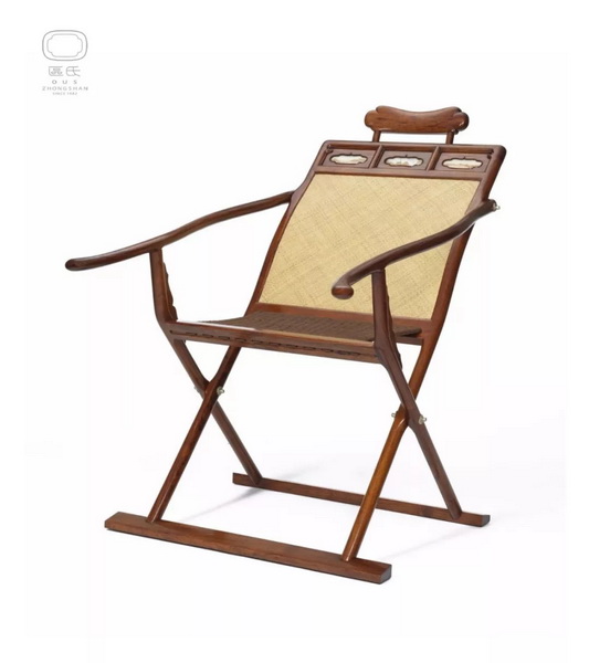  Lot274 黃花梨躺椅/區(qū)勝春  110×65×100 cm  2017年作  估價：人民幣 300,000 - 500,000  成交價：RMB 504000