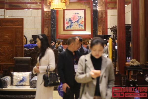 在當(dāng)前市場(chǎng)形勢(shì)中,企業(yè)與經(jīng)銷(xiāo)商都面臨多方壓力 在當(dāng)前市場(chǎng)形勢(shì)中,企業(yè)與經(jīng)銷(xiāo)商都面臨多方壓力