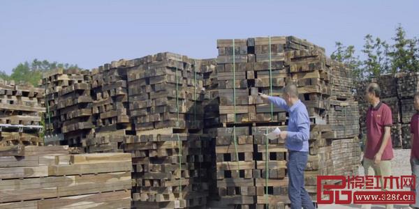 古森紅木精選優(yōu)質原材生產(chǎn)品質家具