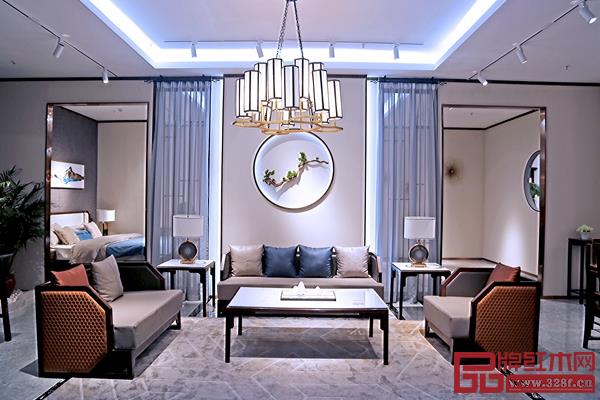 地天泰·國(guó)雅《明韶四號(hào)沙發(fā)》，極簡(jiǎn)設(shè)計(jì)個(gè)性生活