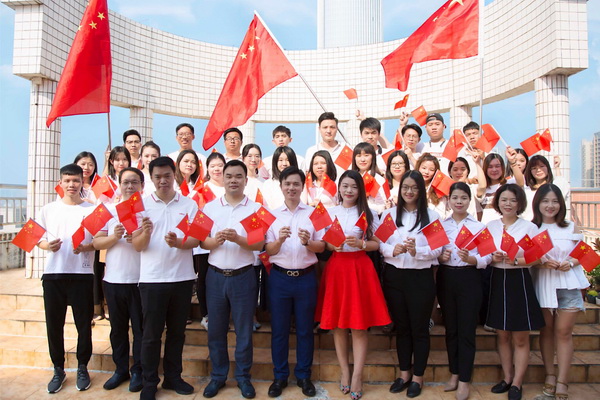 弘木傳媒獻禮祖國70華誕 唱響《我和我的祖國》