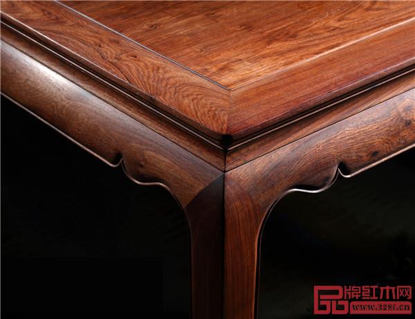 雅宋紅木產(chǎn)品擁有“六面好”特質(zhì),做到質(zhì)量如一、里外如一 雅宋紅木產(chǎn)品擁有“六面好”特質(zhì),做到質(zhì)量如一、里外如一