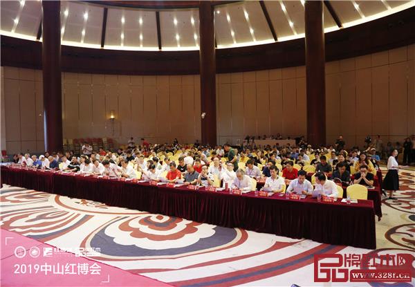 2019中山紅博會(huì)開幕式現(xiàn)場(chǎng)高朋滿座 2019中山紅博會(huì)開幕式現(xiàn)場(chǎng)高朋滿座