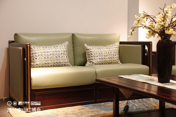 憶古軒西廂房·新東方現(xiàn)2019中山紅博會，展新中式紅木發(fā)展新趨勢