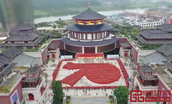 千箏齊奏《我的祖國(guó)》大型古箏展演現(xiàn)場(chǎng) 千箏齊奏《我的祖國(guó)》大型古箏展演現(xiàn)場(chǎng)