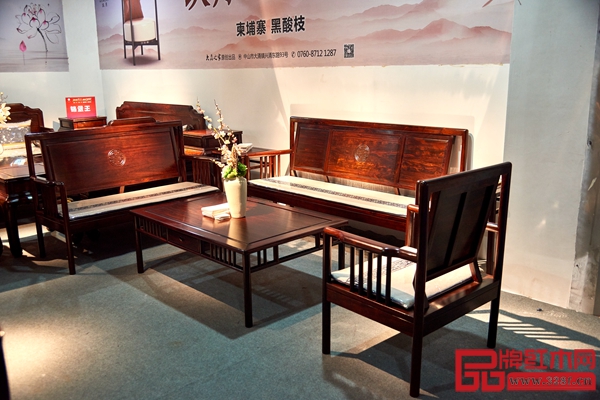 大為之家爆款產(chǎn)品《大為2號(hào)沙發(fā)》 大為之家爆款產(chǎn)品《大為2號(hào)沙發(fā)》