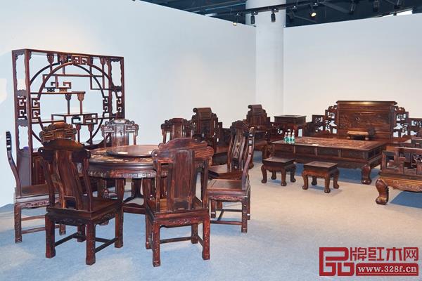 偉世鴻泰展位現(xiàn)場,明清古典精品佳作,恢弘大氣 偉世鴻泰展位現(xiàn)場,明清古典精品佳作,恢弘大氣