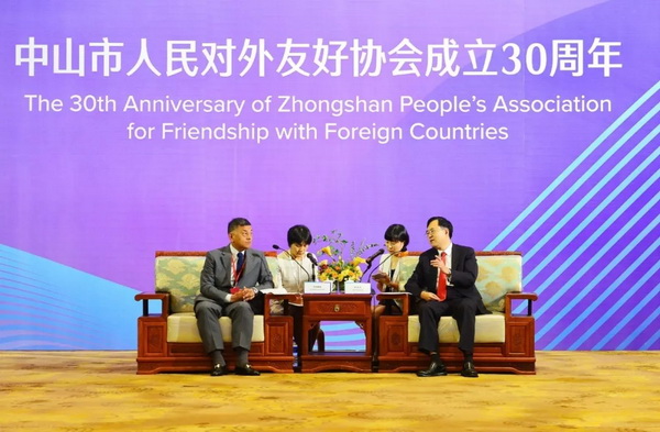 東成紅木登國際舞臺，展大國文化自信