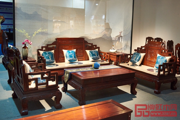 智博居紅木展位現(xiàn)場精品紅木家具品鑒